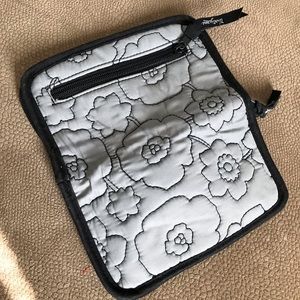 NWOT Thirty-One Wallet